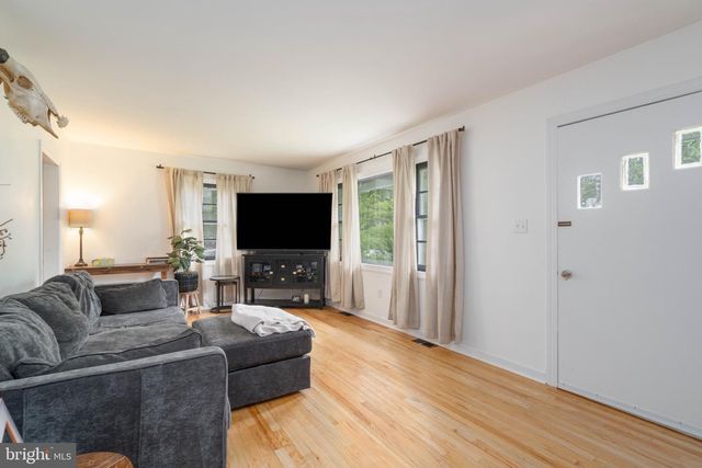 15 E FOREST DR E, Millville, NJ 08332