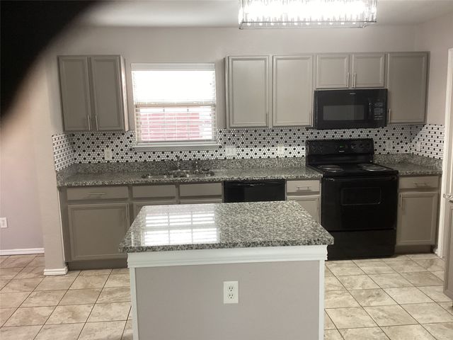 1175 Tomahawk Drive, Dallas, TX 75253