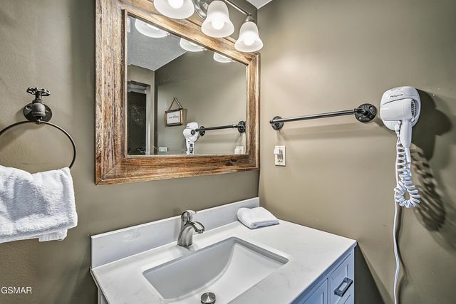 3919 S River Road, Pigeon Forge, TN 37863