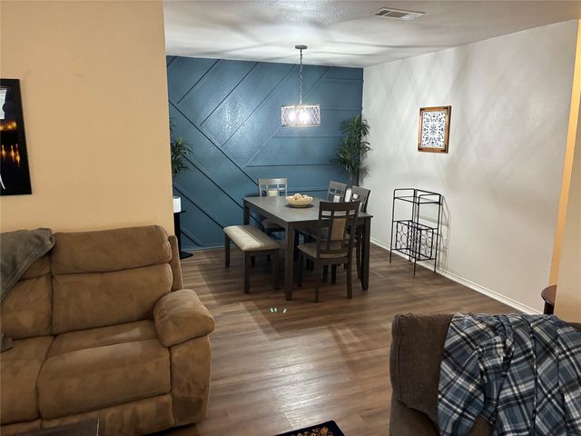 509 Crowley Road, Arlington, TX 76012