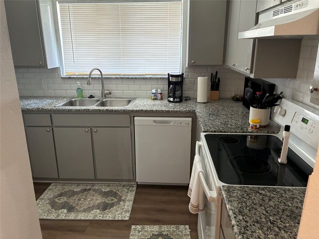 509 Crowley Road, Arlington, TX 76012