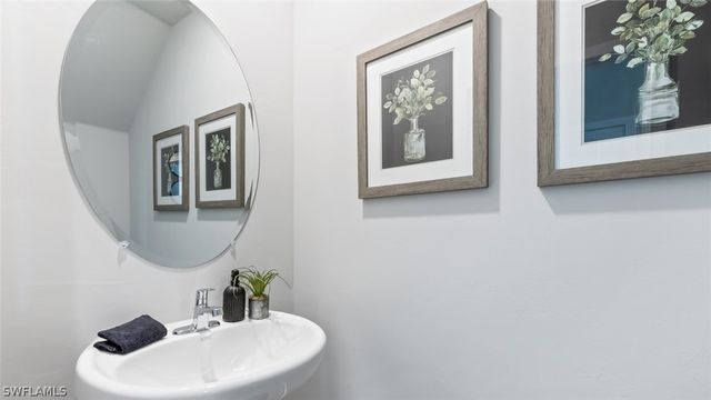 8255 EVERLY PRESERVE DR, Lehigh Acres, FL 33971