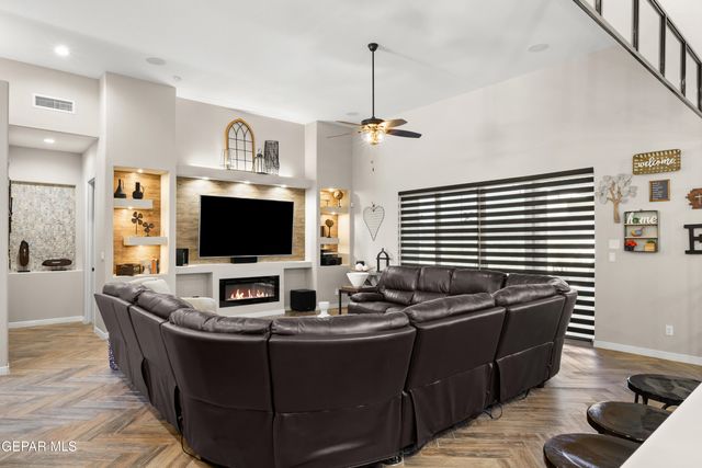 12261 CLIFTON HILL Road, Horizon City, TX 79928