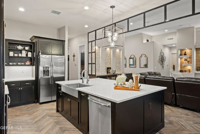 12261 CLIFTON HILL Road, Horizon City, TX 79928