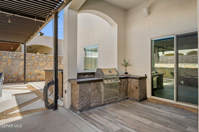 12261 CLIFTON HILL Road, Horizon City, TX 79928