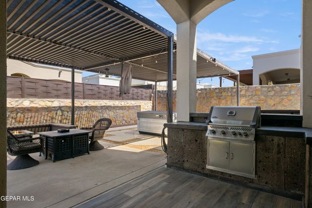 12261 CLIFTON HILL Road, Horizon City, TX 79928