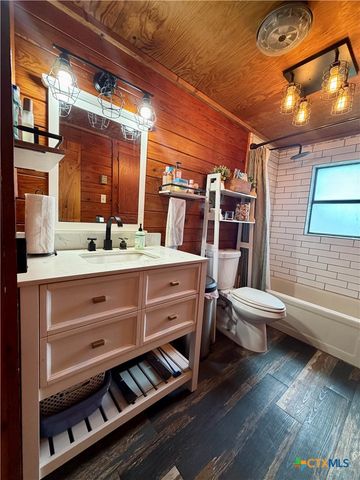 17 County Road 236A, Gonzales, TX 78629