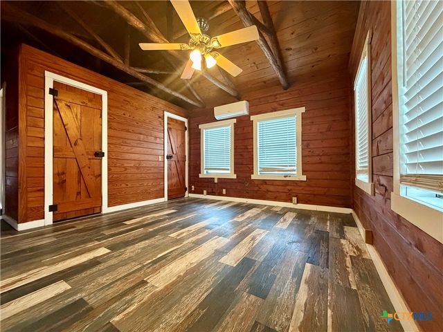 17 County Road 236A, Gonzales, TX 78629