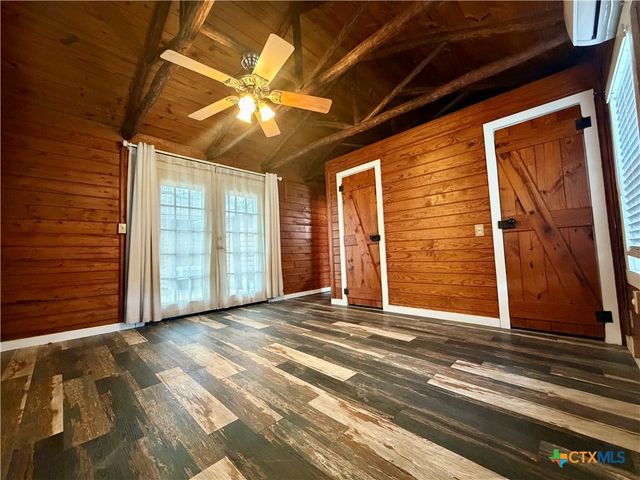 17 County Road 236A, Gonzales, TX 78629