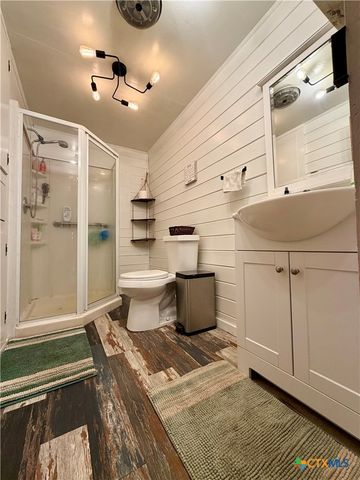 17 County Road 236A, Gonzales, TX 78629