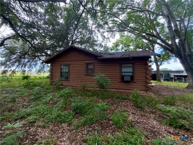 17 County Road 236A, Gonzales, TX 78629
