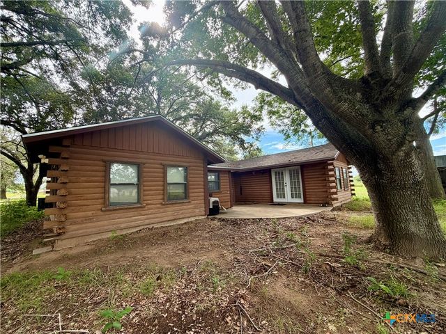 17 County Road 236A, Gonzales, TX 78629