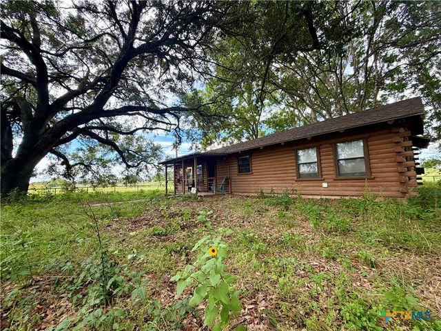 17 County Road 236A, Gonzales, TX 78629