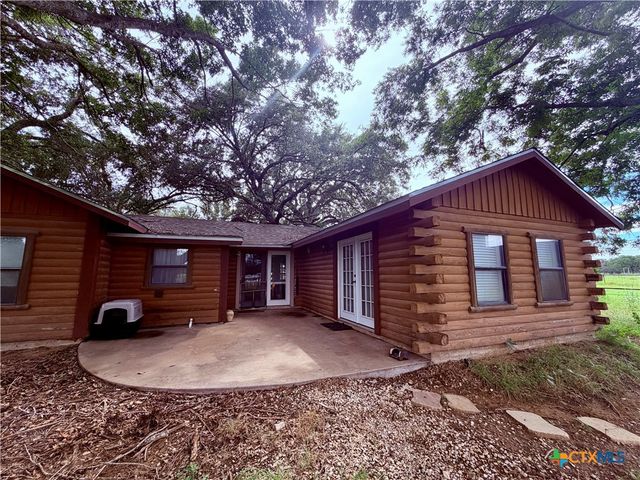 17 County Road 236A, Gonzales, TX 78629