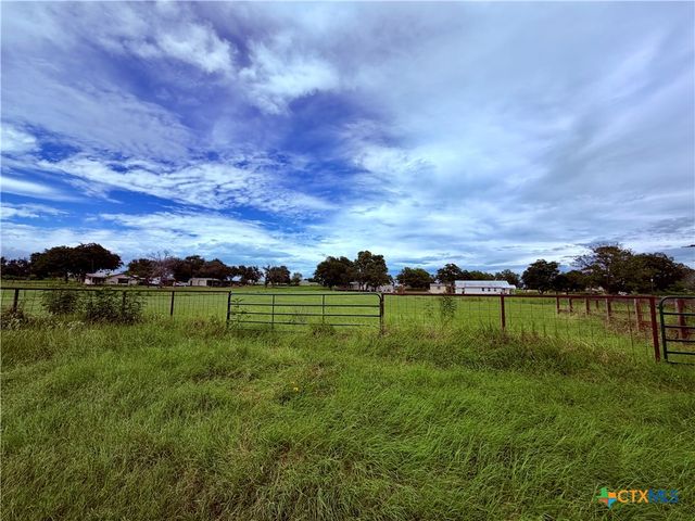 17 County Road 236A, Gonzales, TX 78629