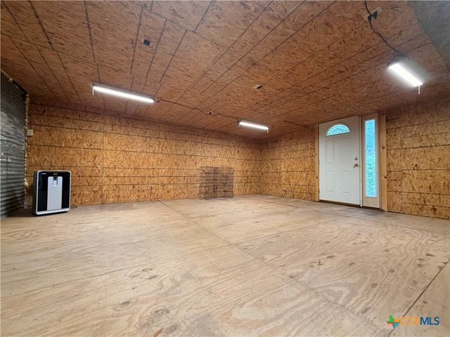 17 County Road 236A, Gonzales, TX 78629