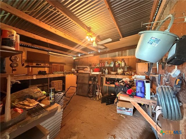17 County Road 236A, Gonzales, TX 78629