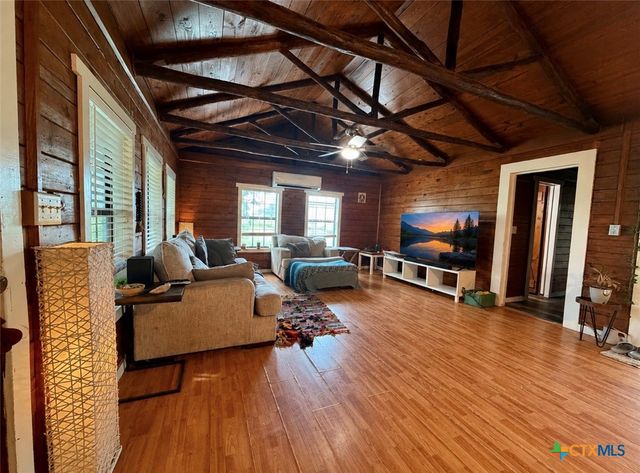 17 County Road 236A, Gonzales, TX 78629