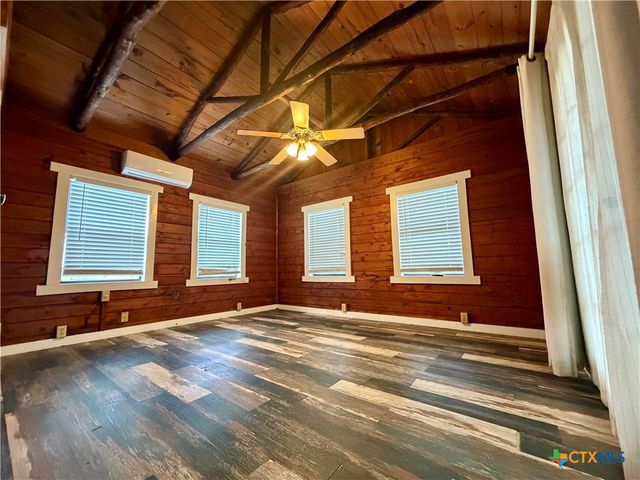 17 County Road 236A, Gonzales, TX 78629