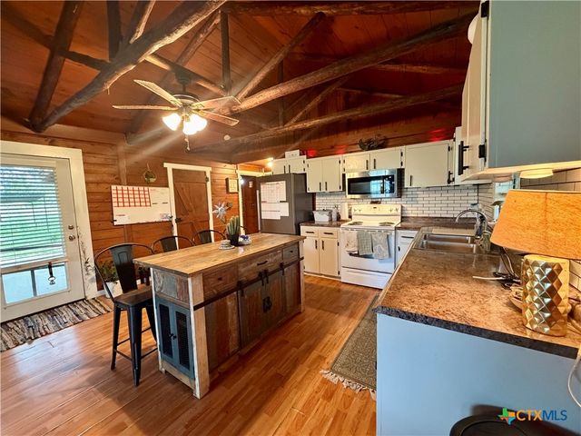 17 County Road 236A, Gonzales, TX 78629
