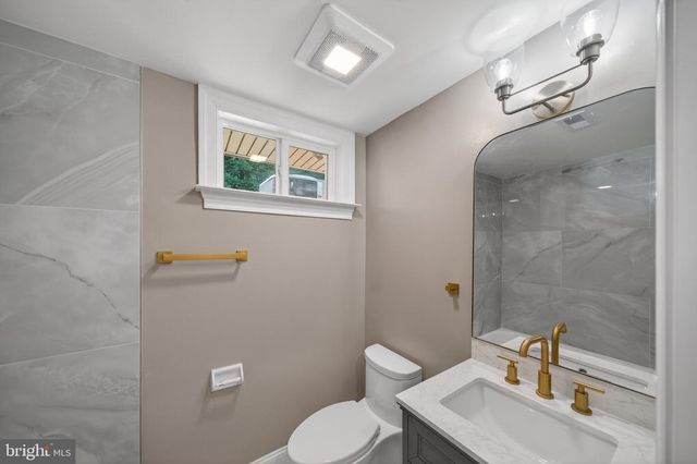 4233 HOFFMAN DR, Woodbridge, VA 22193