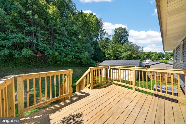 4233 HOFFMAN DR, Woodbridge, VA 22193