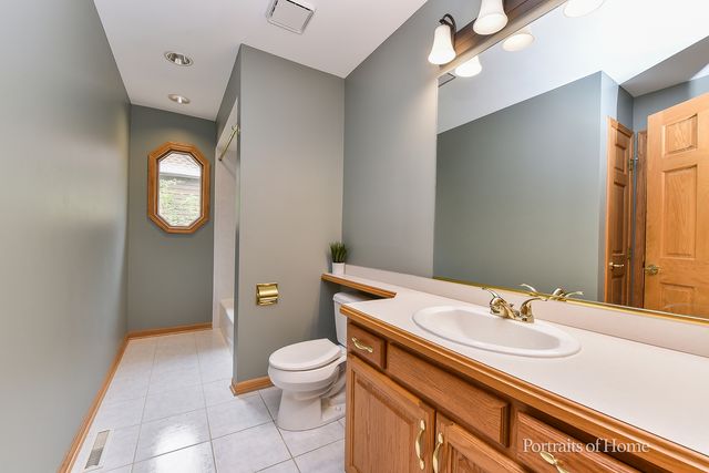 11 Merrimack Court, Bolingbrook, IL 60440