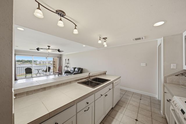15575 Marina Drive 317C, Conroe, TX 77356
