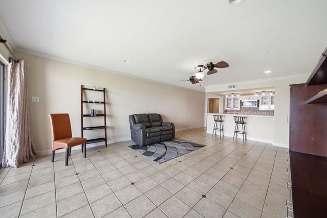 15575 Marina Drive 317C, Conroe, TX 77356