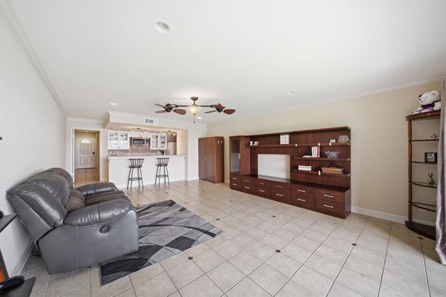 15575 Marina Drive 317C, Conroe, TX 77356
