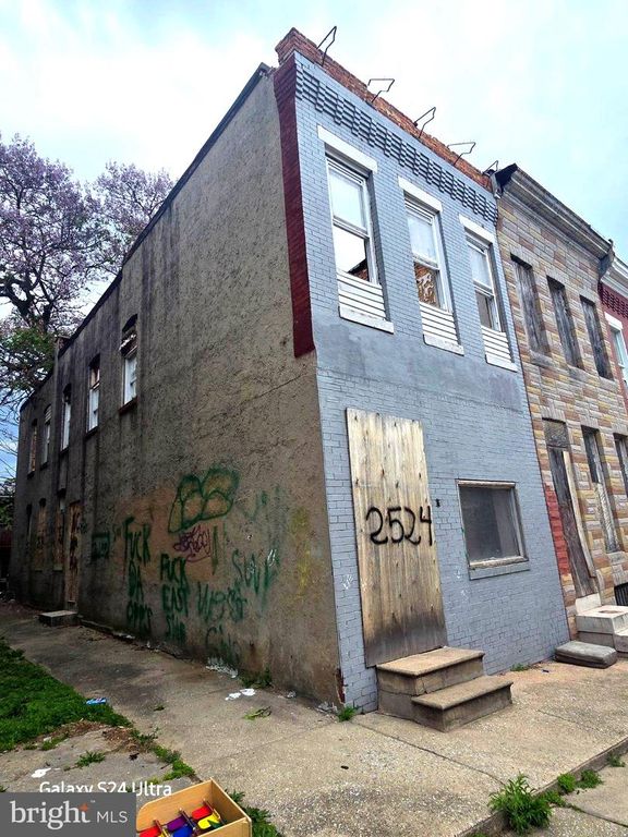 Image 3 of property listing at 2524 W FAIRMOUNT AVE, Baltimore, MD 21223