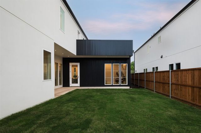 838 Mcbroom Street, Dallas, TX 75212