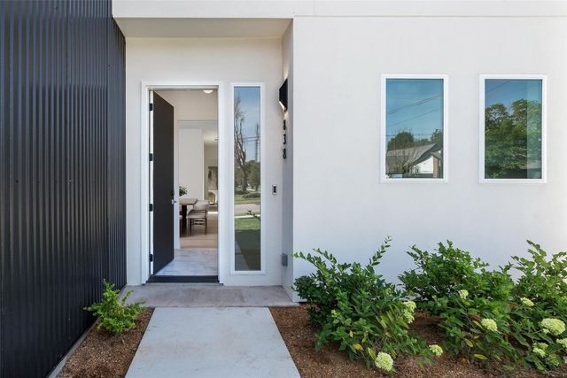 838 Mcbroom Street, Dallas, TX 75212