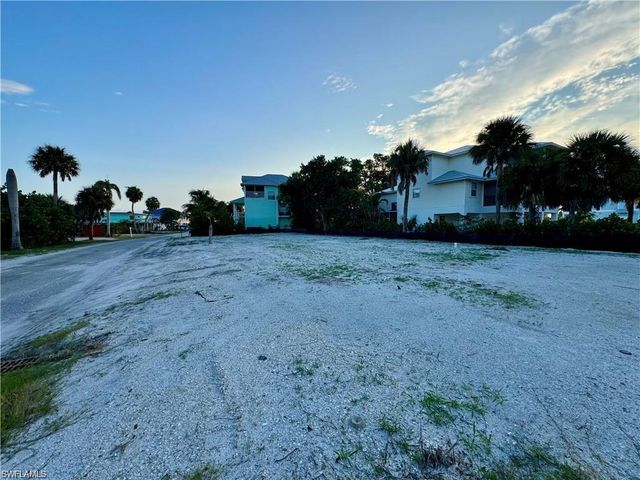 100 Washington AVE, Fort Myers Beach, FL 33931