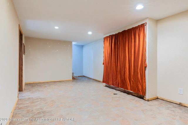 4731 Lowcroft Avenue, Lansing, MI 48910