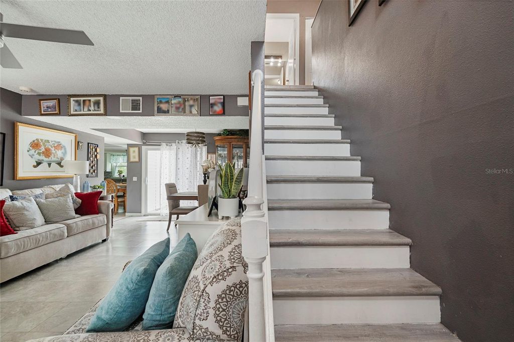 Image 4 of property listing at 7067 JARVIS ROAD, Sarasota, FL 34241