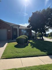 1000 Prairie Heights Drive, Fort Worth, TX 76108