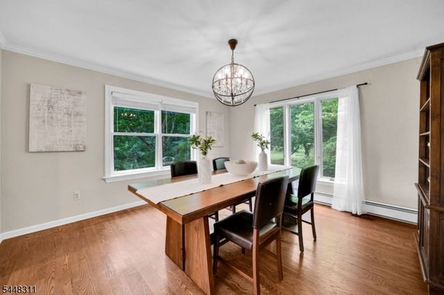 5 Fieldstone Dr, Clinton Twp., NJ 08833