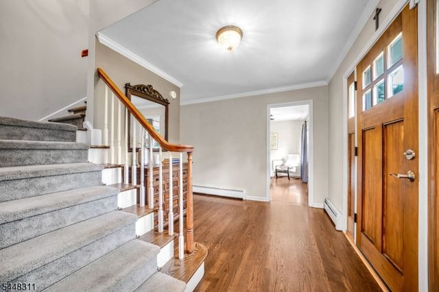 5 Fieldstone Dr, Clinton Twp., NJ 08833