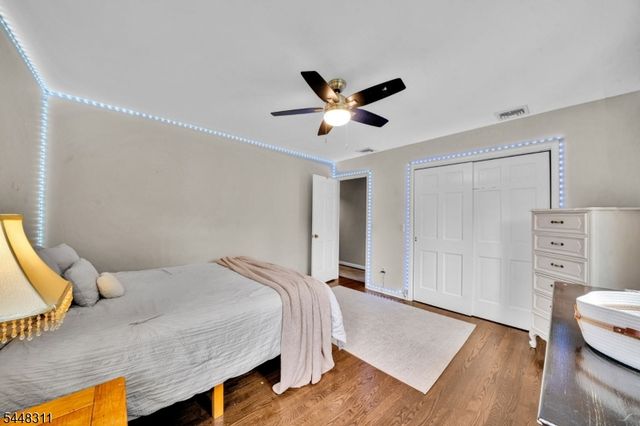 5 Fieldstone Dr, Clinton Twp., NJ 08833