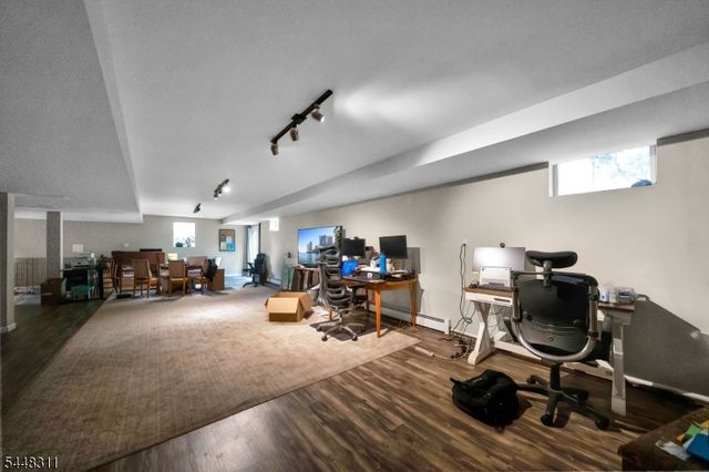 5 Fieldstone Dr, Clinton Twp., NJ 08833