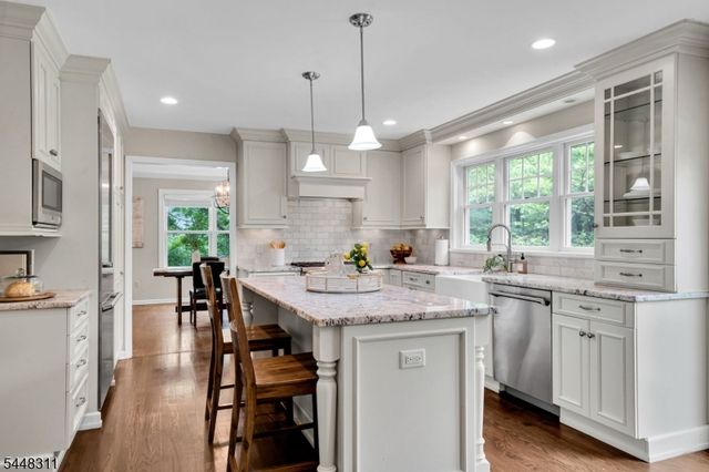 5 Fieldstone Dr, Clinton Twp., NJ 08833