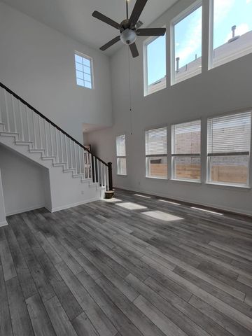 216 Turnbuckle BND, Leander, TX 78641