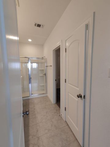 216 Turnbuckle BND, Leander, TX 78641