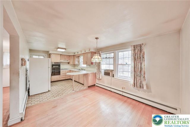 2440 South Fountain Street, Allentown City, PA 18103