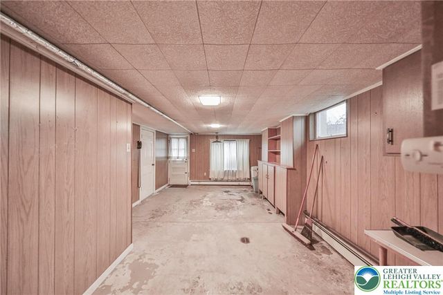 2440 South Fountain Street, Allentown City, PA 18103