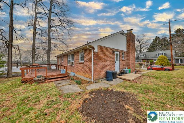 2440 South Fountain Street, Allentown City, PA 18103