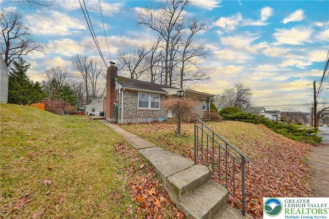 2440 South Fountain Street, Allentown City, PA 18103