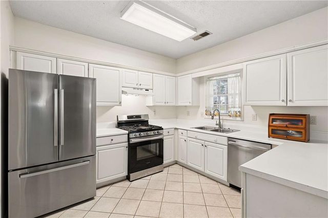 643 Ives Way NW, Lilburn, GA 30047