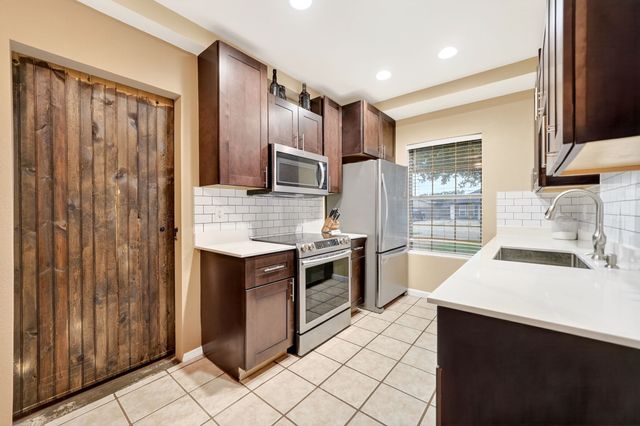 308 Fox Run, Crandall, TX 75114